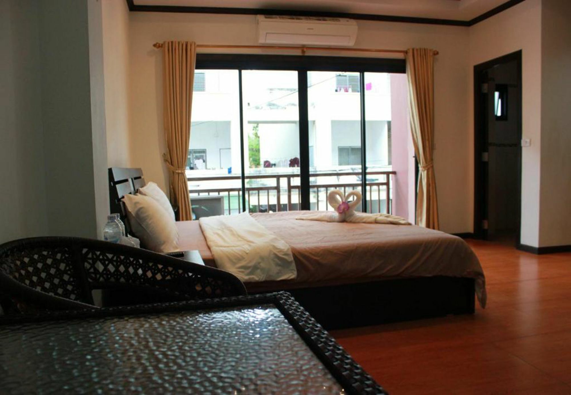 K&J Apartment Ban Nong Tabaek Esterno foto